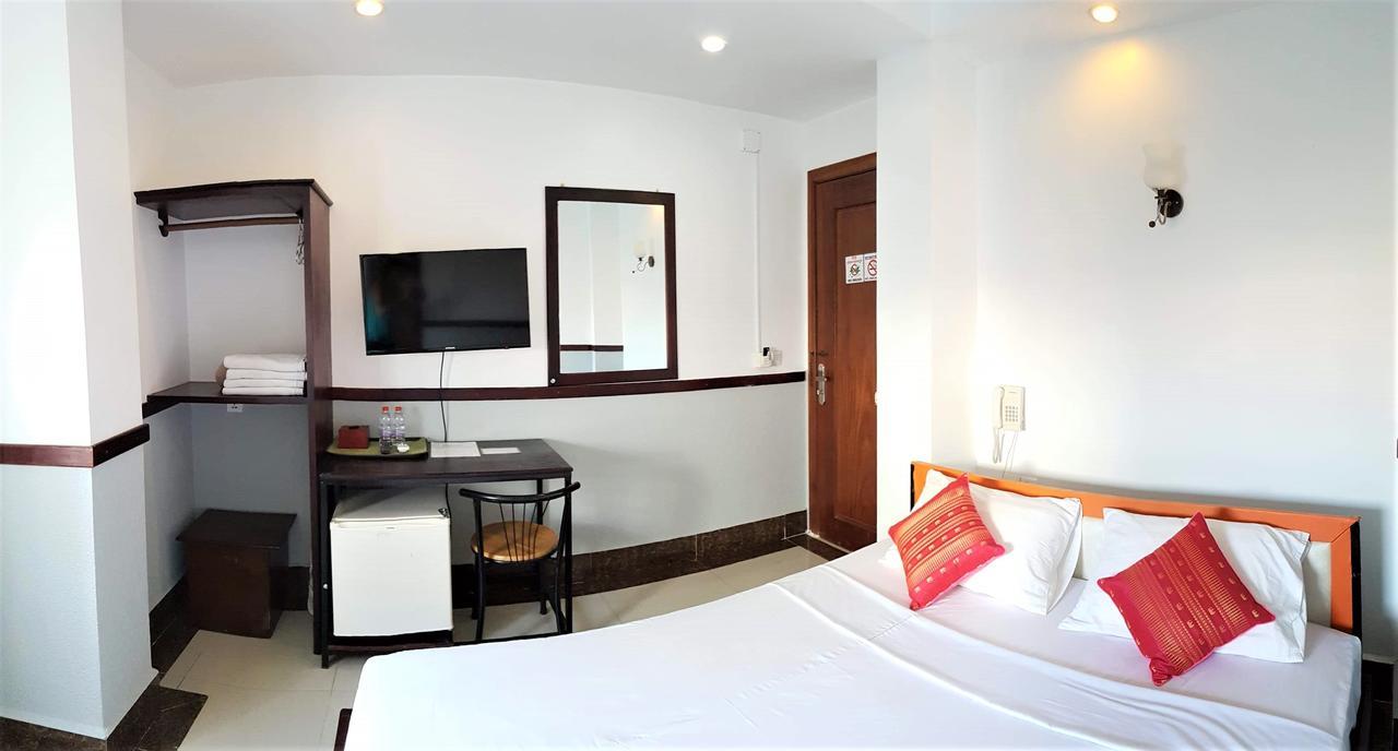 Lalune Hotel Phnom Penh Exterior foto